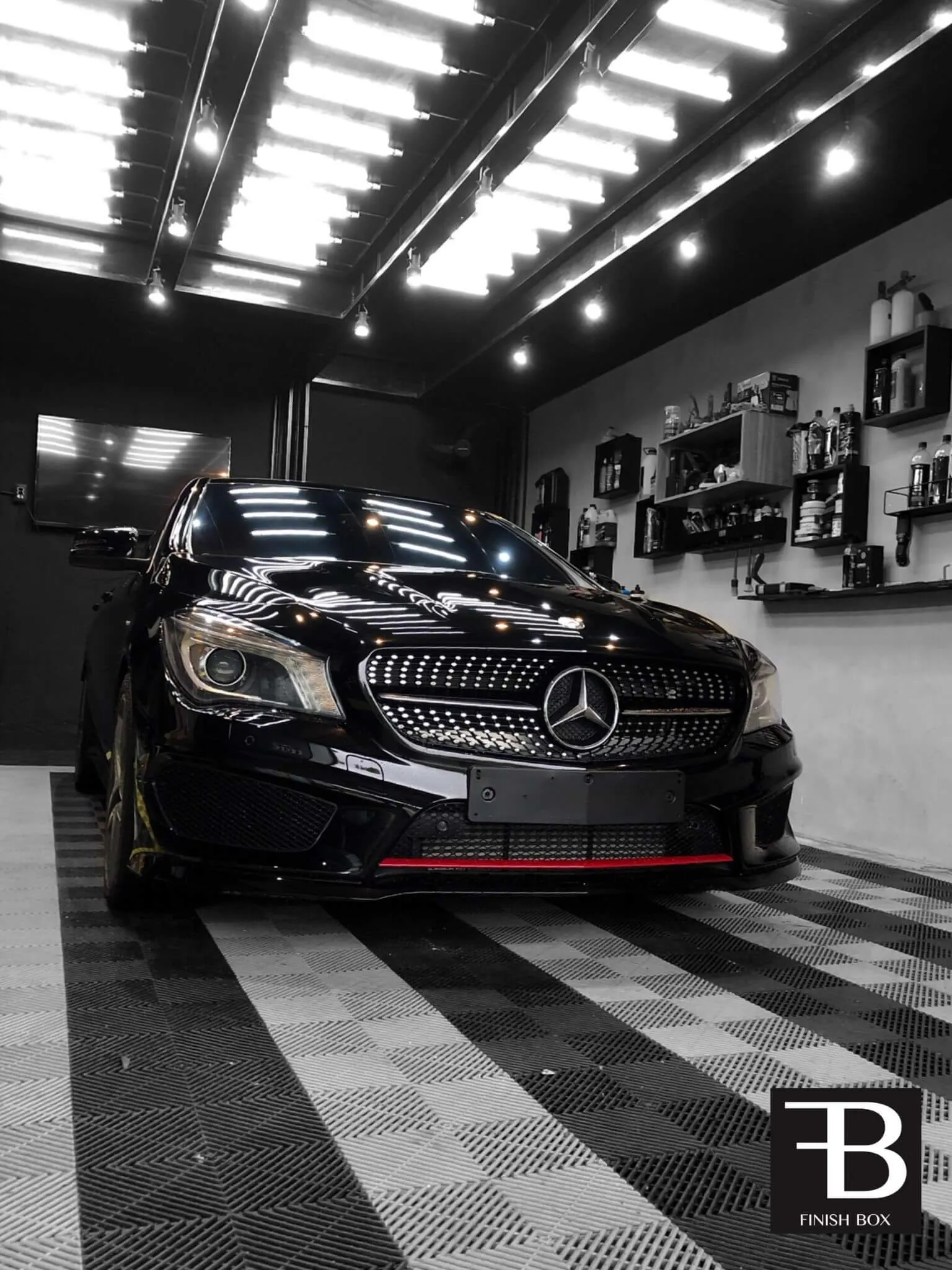 Mercedes CLA 250 preta detalhada no estúdio Finish Box