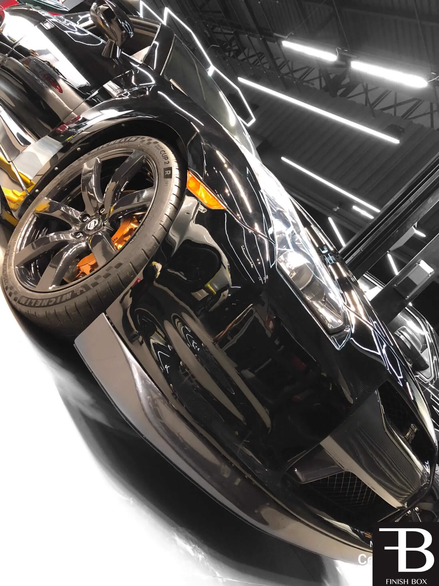 Nissan GT-R preto protegido com PPF no estúdio Finish Box
