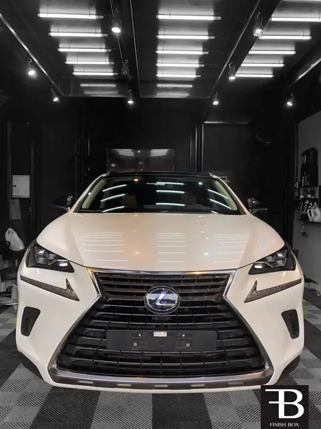 Lexus branco