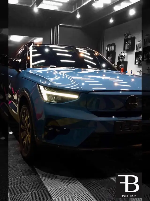 Volvo XC40 Recharge azul